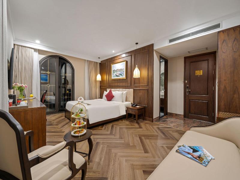 Golden Lotus Luxury Danang Hotel image
