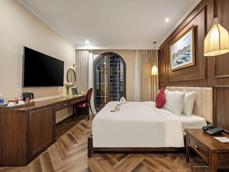 Golden Lotus Luxury Danang Hotel image