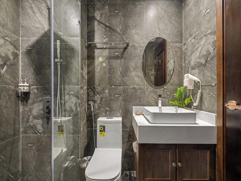 Golden Lotus Luxury Danang Hotel image