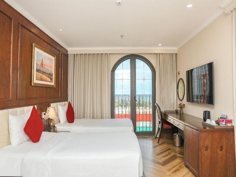 Golden Lotus Luxury Danang Hotel image