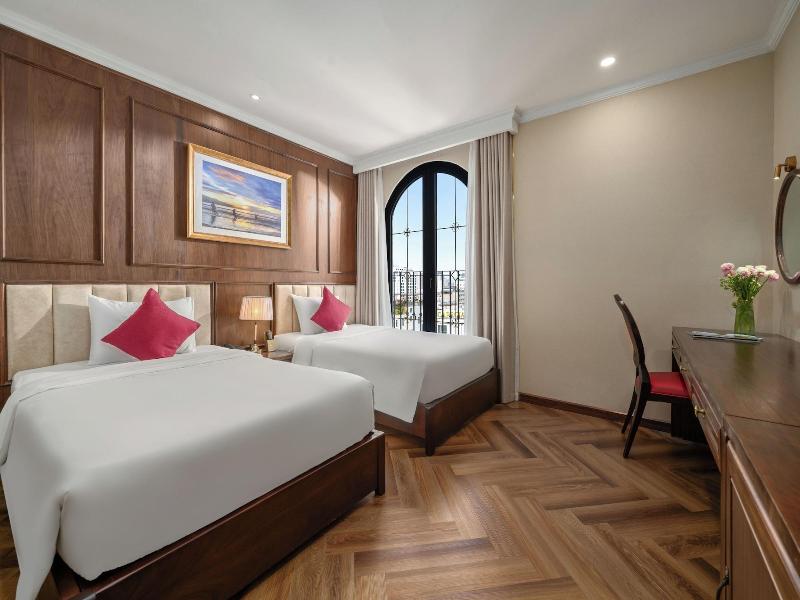 Golden Lotus Luxury Danang Hotel image
