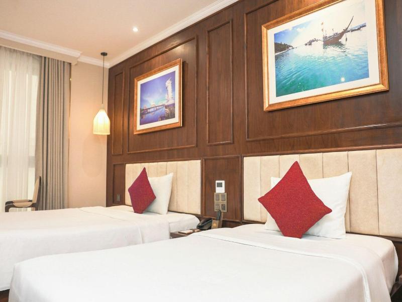 Golden Lotus Luxury Danang Hotel image
