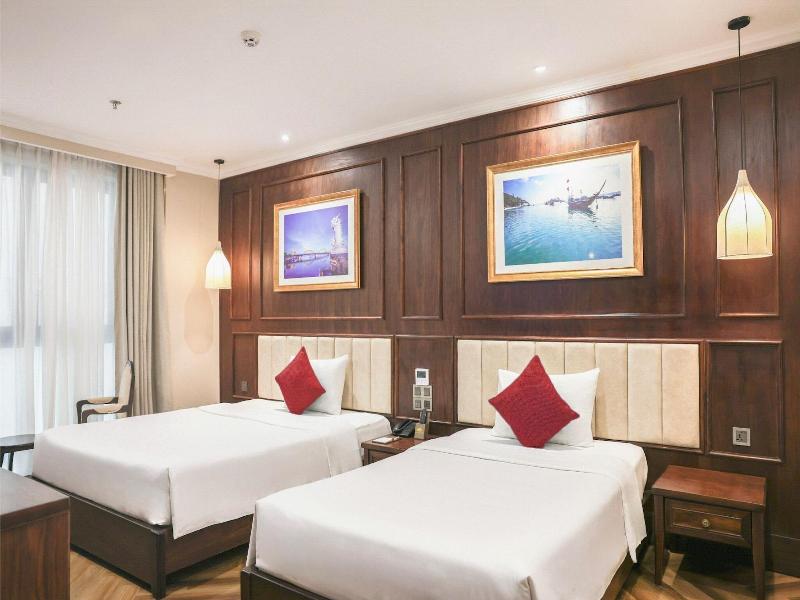 Golden Lotus Luxury Danang Hotel image