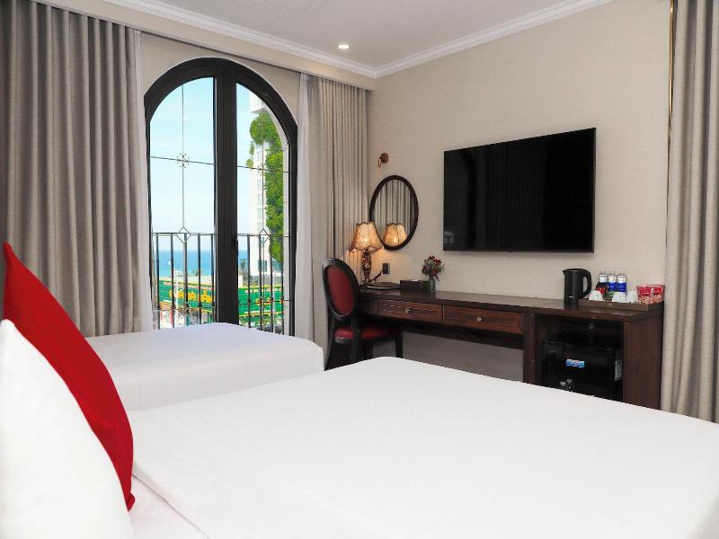 Golden Lotus Luxury Danang Hotel image