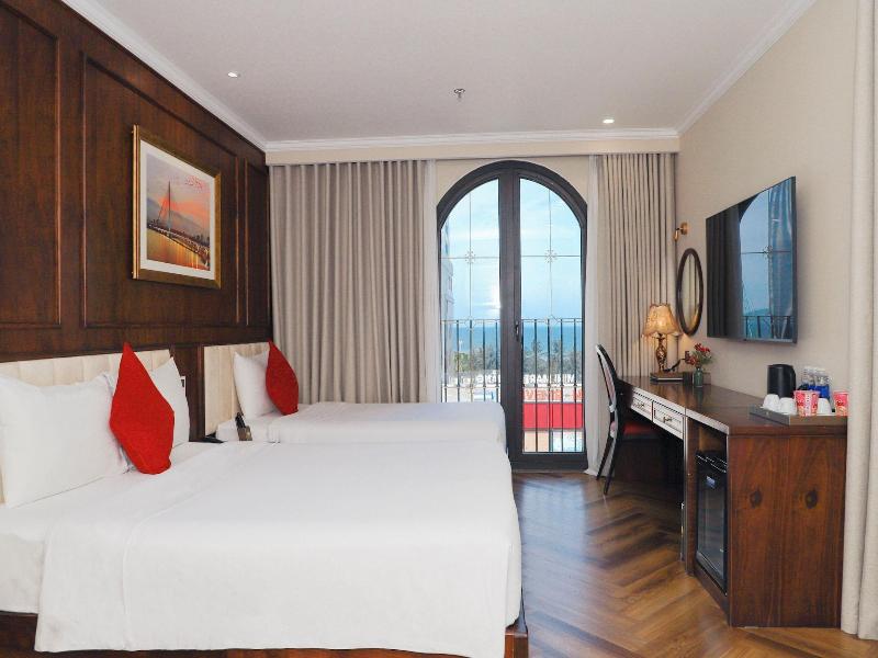 Golden Lotus Luxury Danang Hotel image