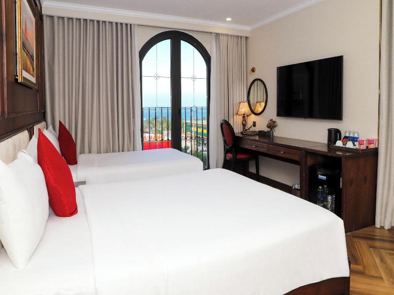 Golden Lotus Luxury Danang Hotel image