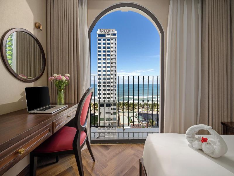 Golden Lotus Luxury Danang Hotel image