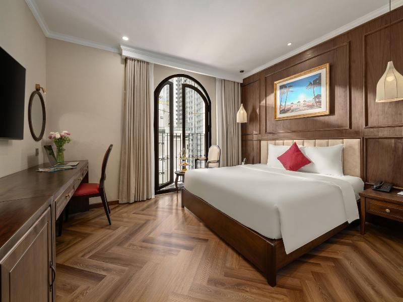 Golden Lotus Luxury Danang Hotel image