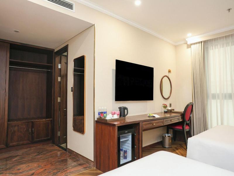 Golden Lotus Luxury Danang Hotel image
