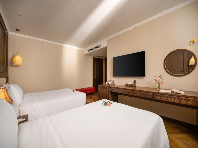 Golden Lotus Luxury Danang Hotel image