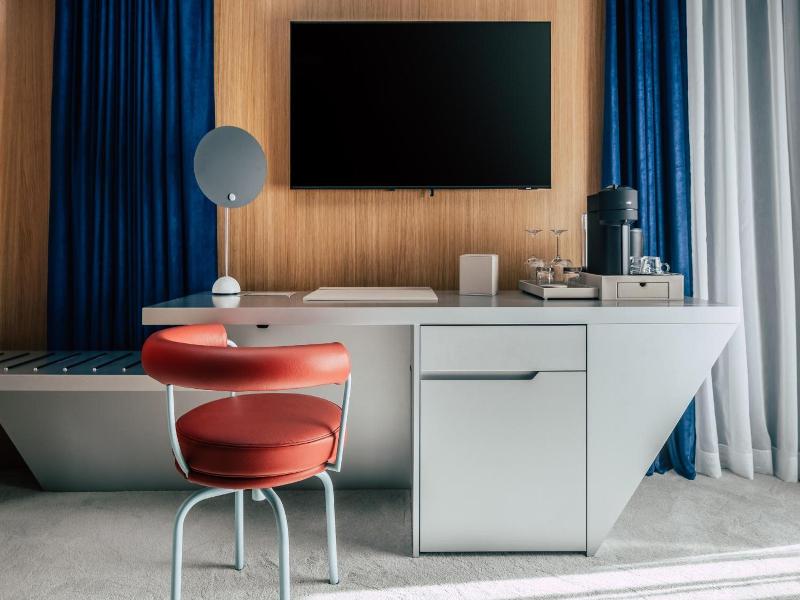 Met Boutique Hotel image