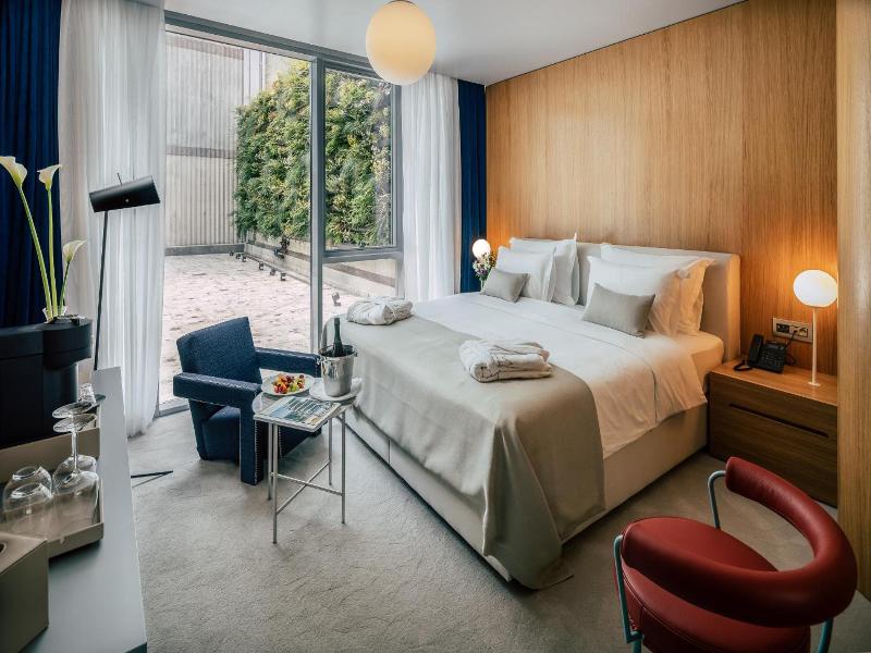 Met Boutique Hotel image