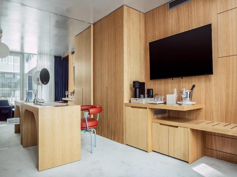 Met Boutique Hotel image