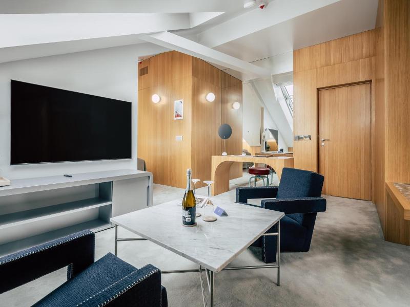 Met Boutique Hotel image