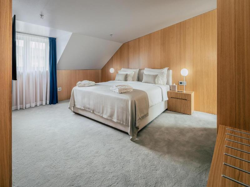 Met Boutique Hotel image