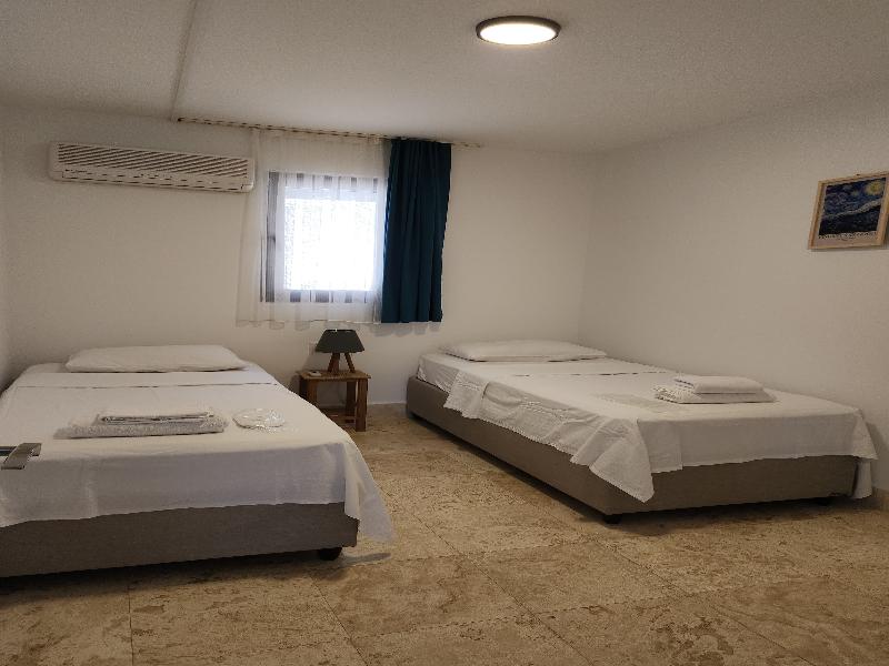 Ilya Apart 1 image