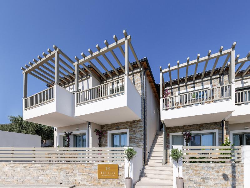 Helia All Seasons  Apartments — exterior view