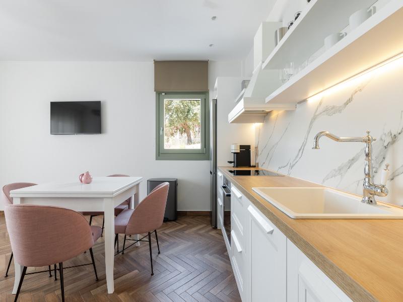 Helia All Seasons  Apartments image