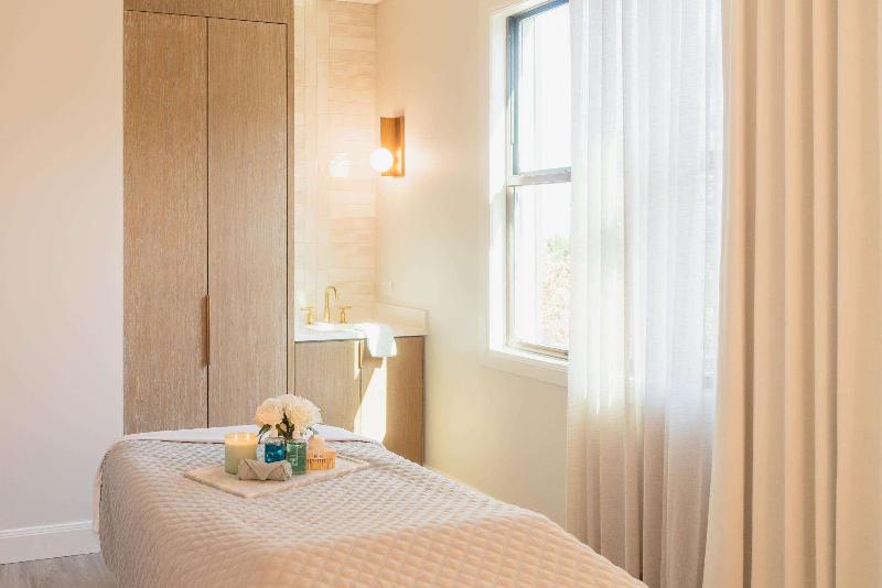 Hotel Viata image