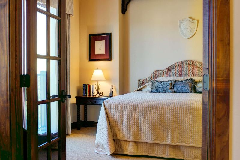 Hotel Viata image