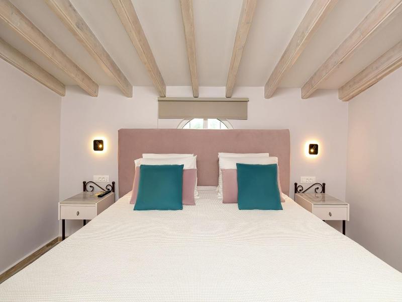 Korina Apart Hotel image