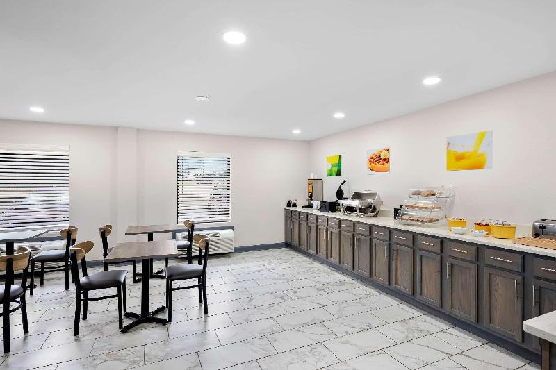 Quality Inn & Suites Monticello Ar image