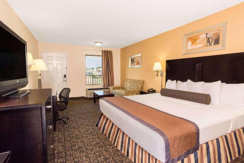 Quality Inn & Suites Monticello Ar image