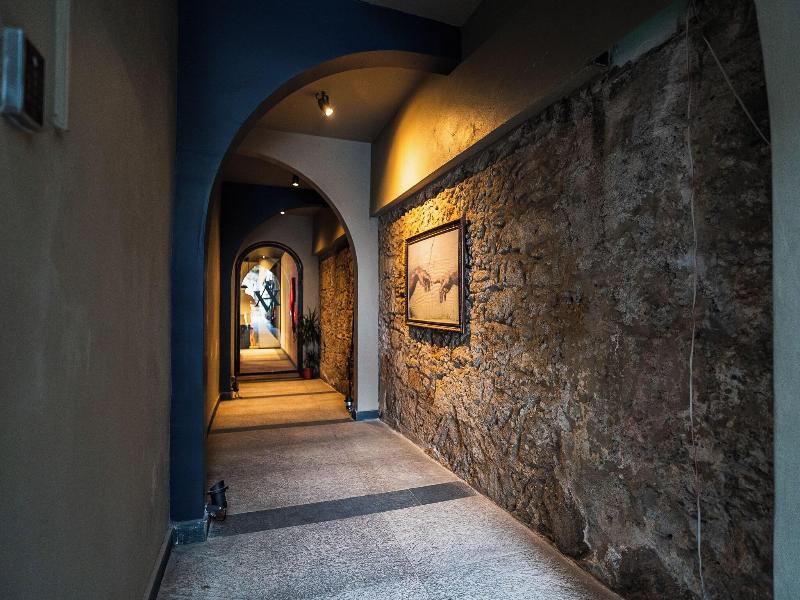 Avenue Hotel image