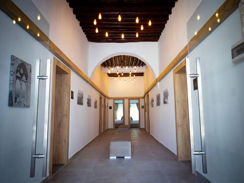 Avenue Hotel image