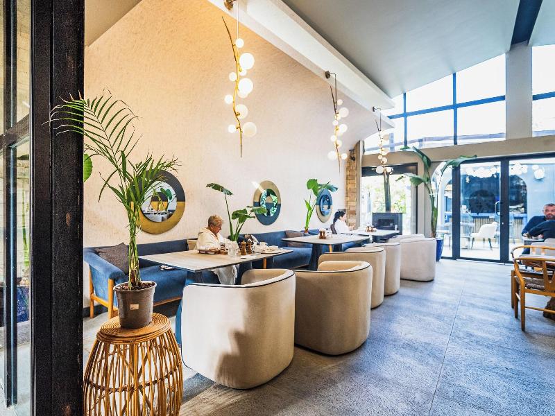 Avenue Hotel image