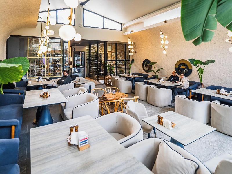 Avenue Hotel image