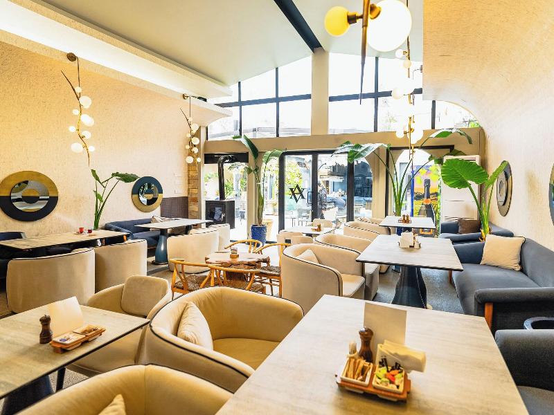 Avenue Hotel image