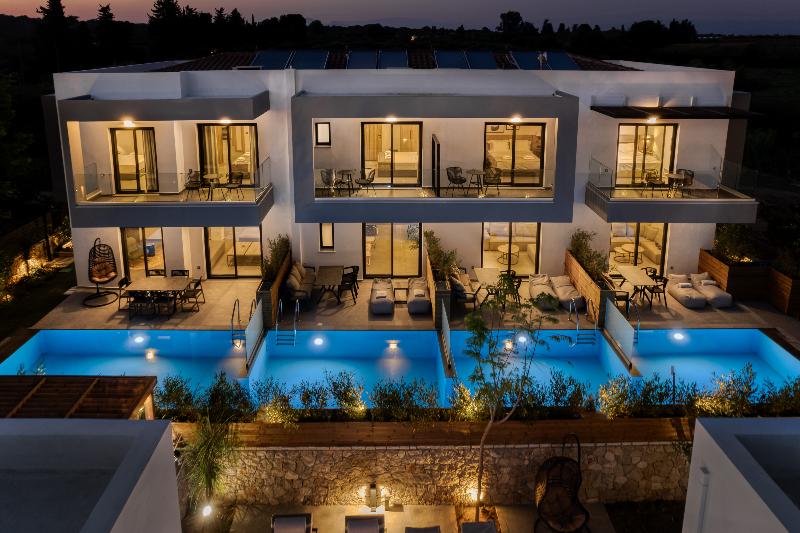 Sezian Boutique Homes & Villas image