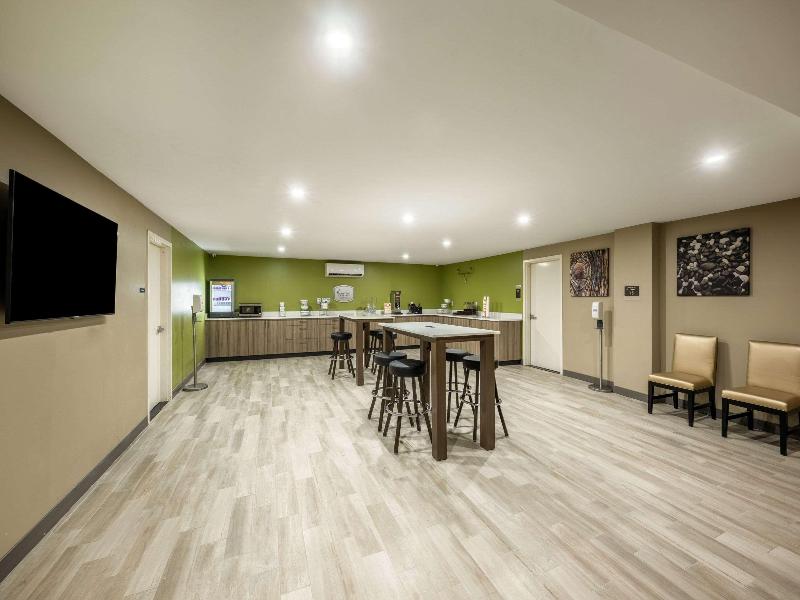 Sleep Inn Bronx - Soundview image