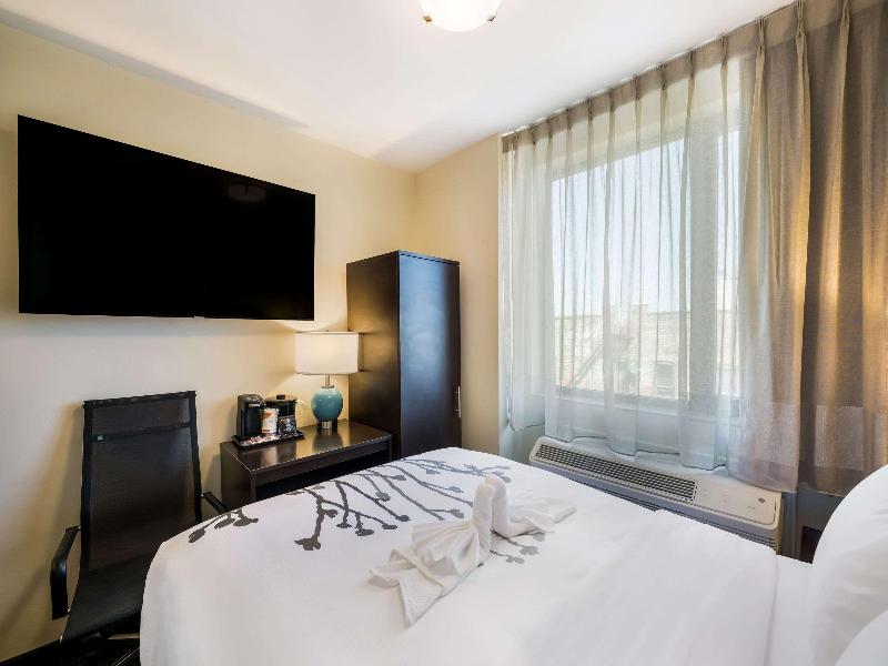 Sleep Inn Bronx - Soundview image