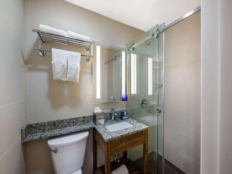 Sleep Inn Bronx - Soundview image