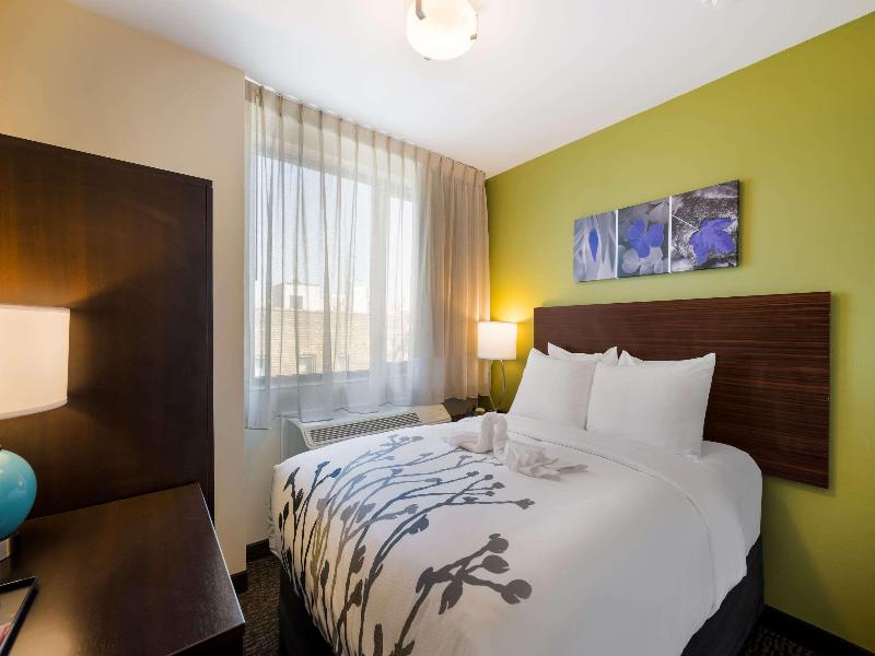 Sleep Inn Bronx - Soundview image