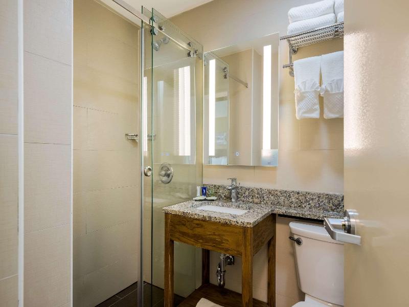 Sleep Inn Bronx - Soundview image