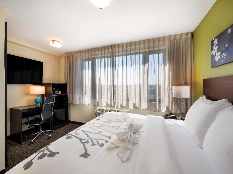 Sleep Inn Bronx - Soundview image
