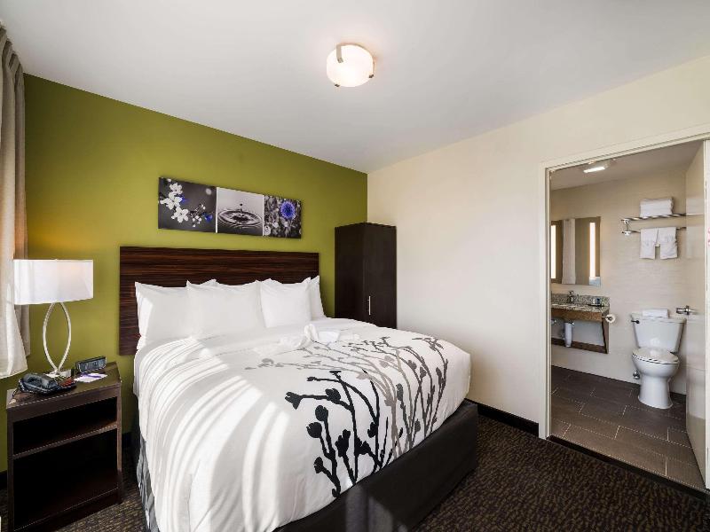 Sleep Inn Bronx - Soundview image