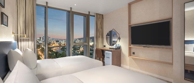 Hilton Garden Inn Tbilisi Riverview image
