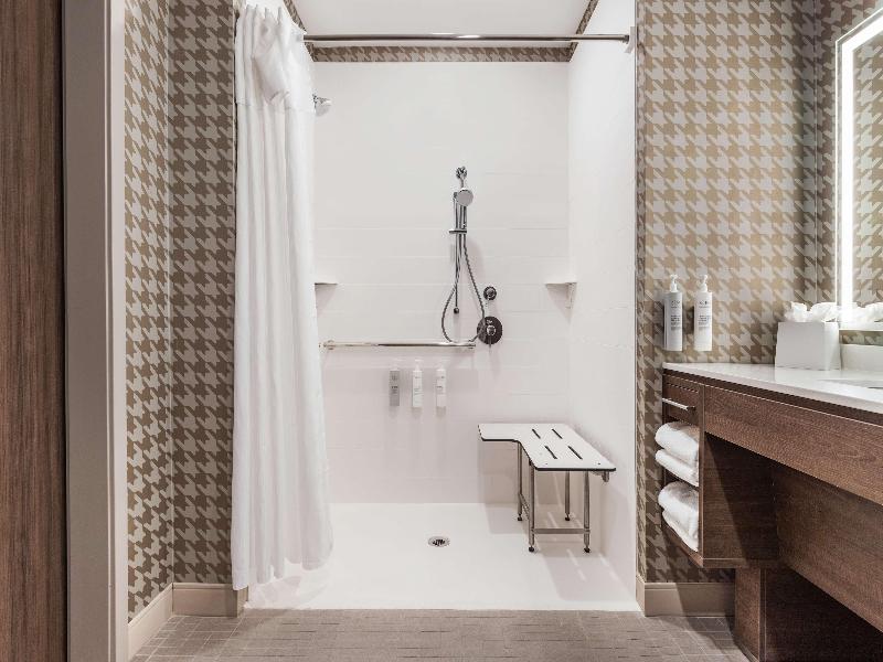 Home2 Suites by Hilton Cedar Rapids Westdale image