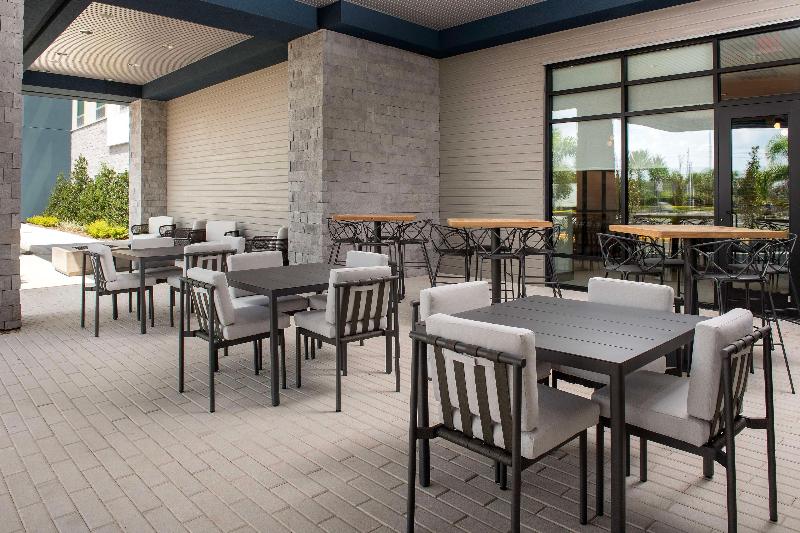 Hampton Inn By Hilton Orlando Southeast Nona image
