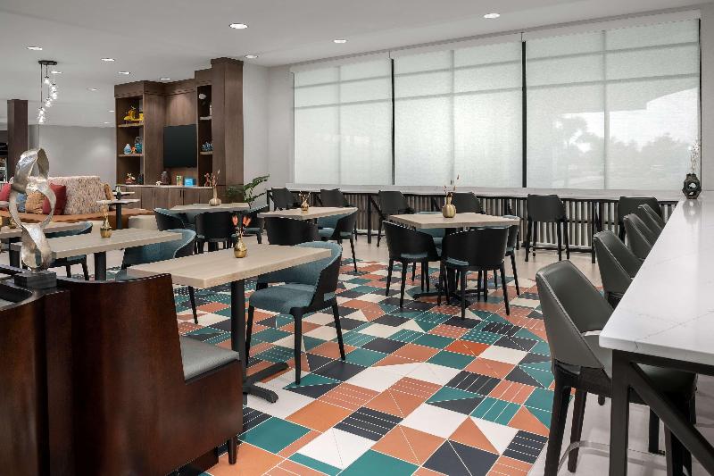 Hampton Inn By Hilton Orlando Southeast Nona image