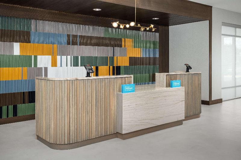 Hampton Inn By Hilton Orlando Southeast Nona image