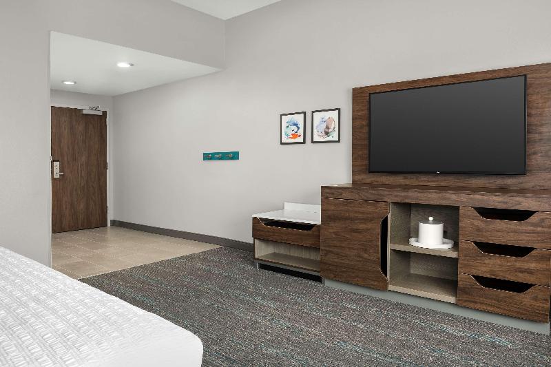 Hampton Inn By Hilton Orlando Southeast Nona image
