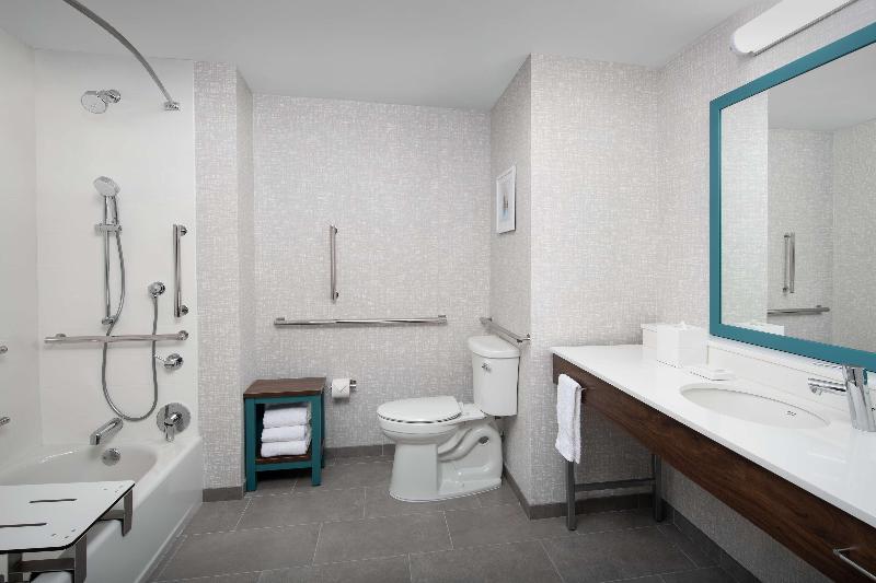 Hampton Inn By Hilton Orlando Southeast Nona image