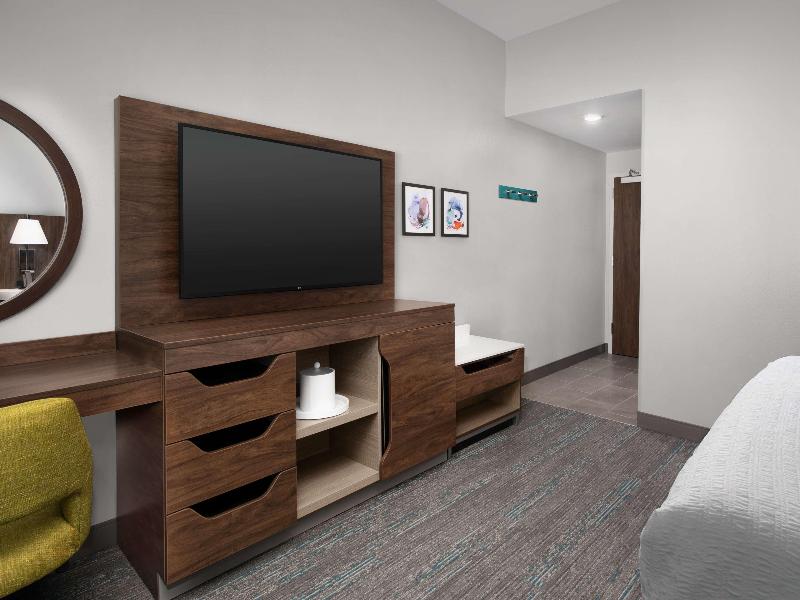 Hampton Inn By Hilton Orlando Southeast Nona image