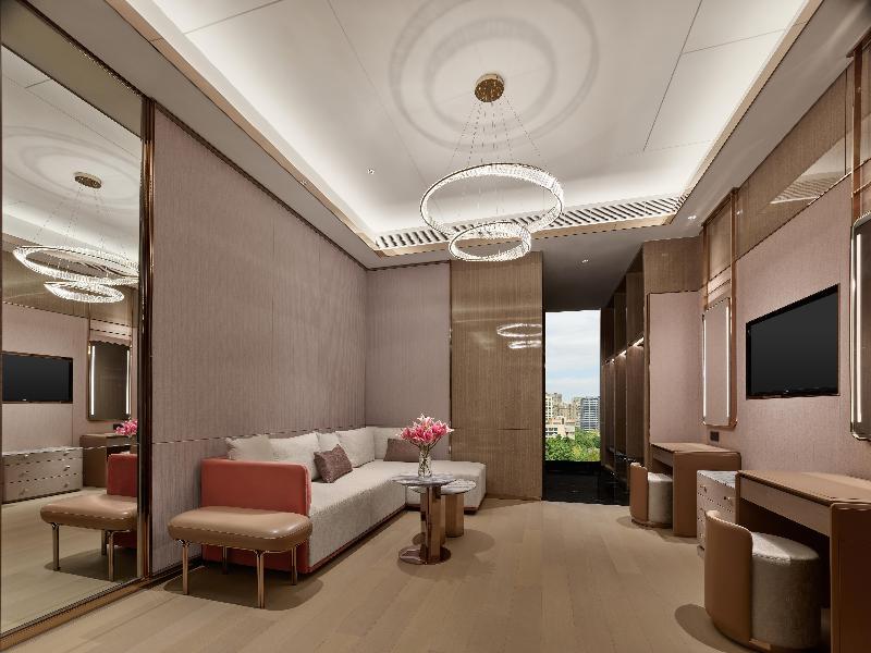 DoubleTree by Hilton Cangnan image