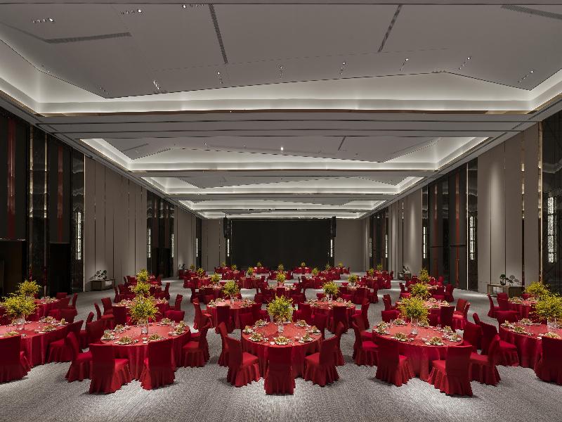 DoubleTree by Hilton Cangnan image